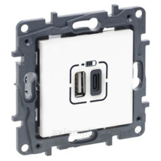 USB розетка Legrand Niloe Step А+C 12Вт+15Вт 5В біла (863140) USB розетка Legrand Niloe Step А+C 12Вт+15Вт 5В біла (863140)